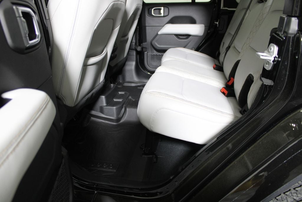 2023 Jeep Wrangler Altitude