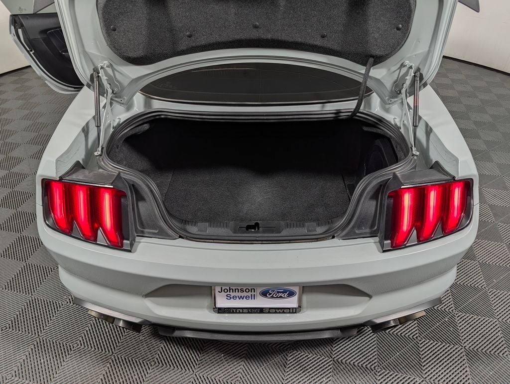 2022 Ford Mustang Mach 1