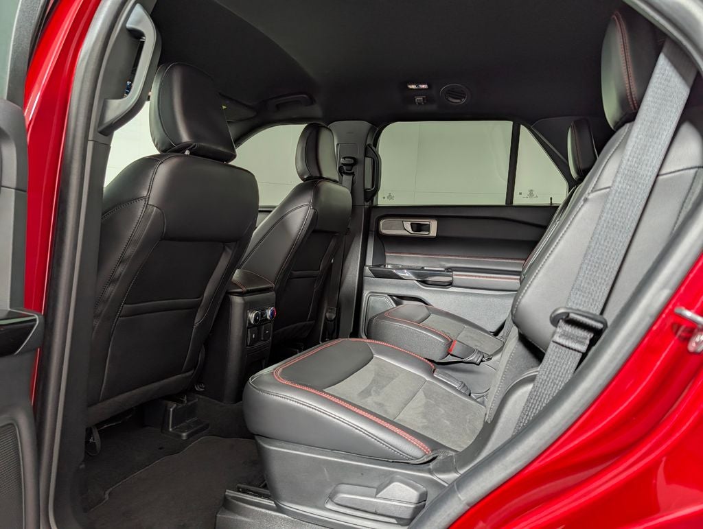 2024 Ford Explorer ST-Line