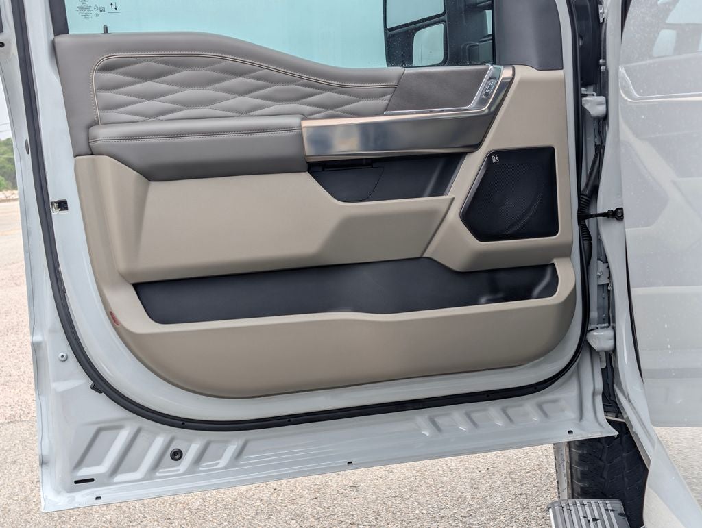 2025 Ford F-350SD Platinum