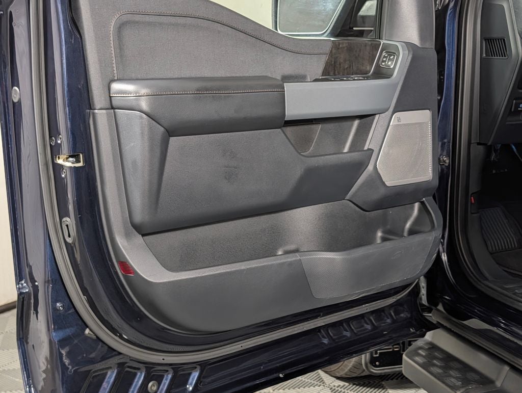 2023 Ford F-150 Lightning Lariat