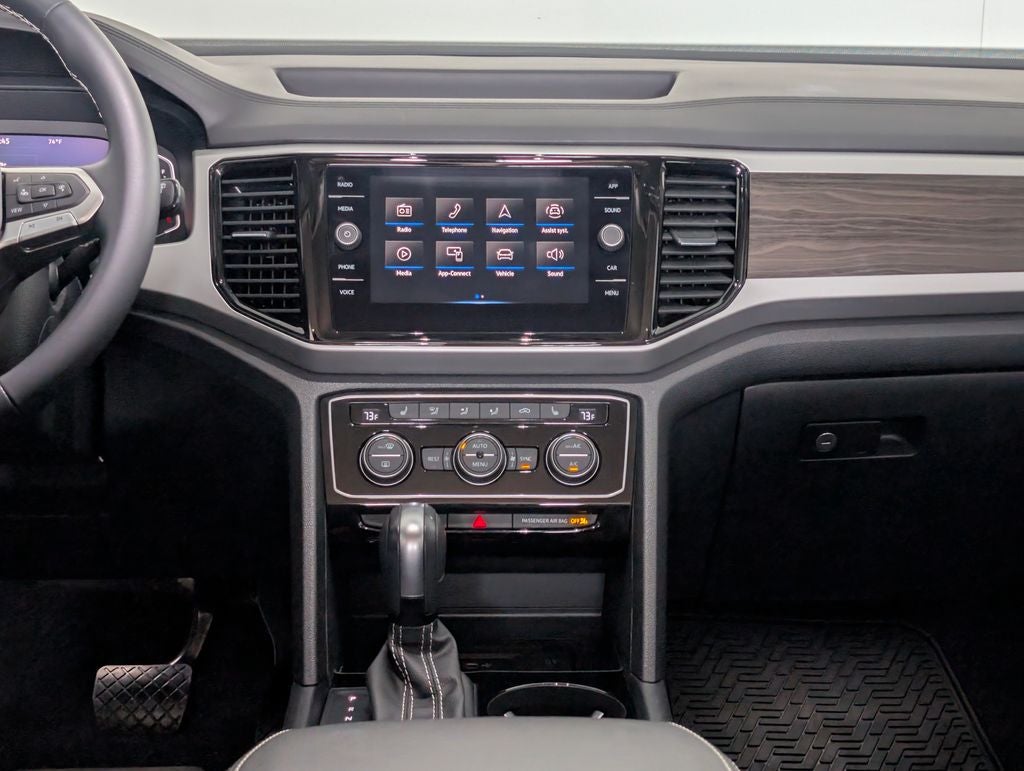 2022 Volkswagen Atlas 3.6L V6 SE w/Technology