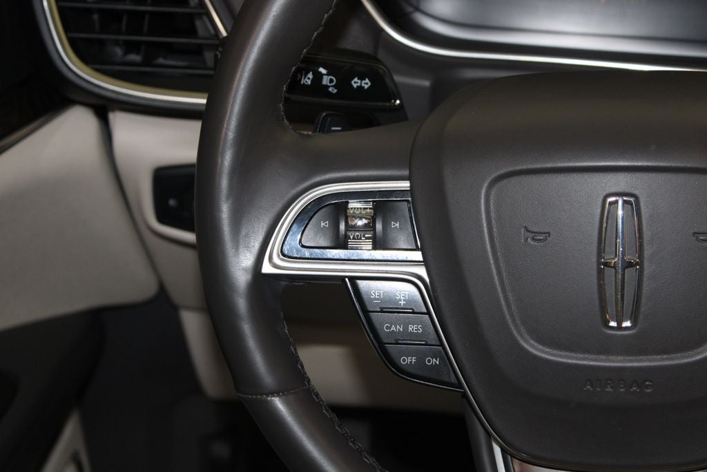 2019 Lincoln Nautilus Select