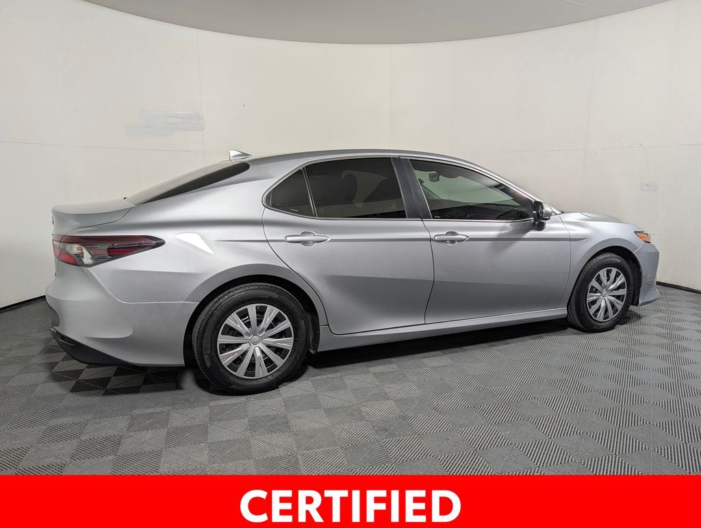 2022 Toyota Camry Hybrid LE