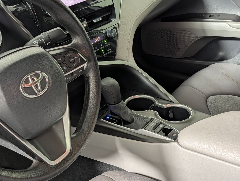 2022 Toyota Camry Hybrid LE