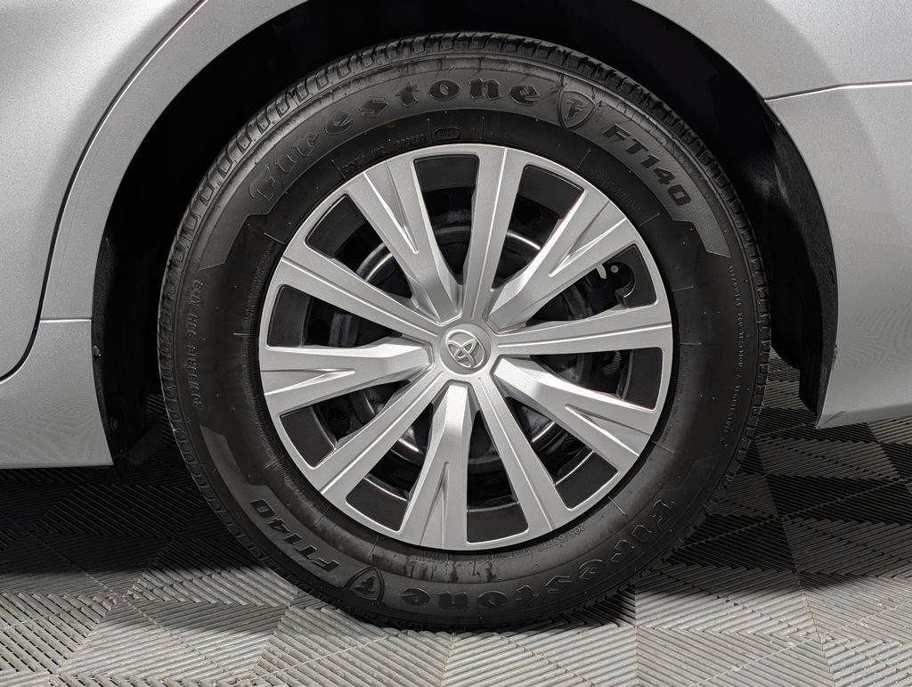 2022 Toyota Camry Hybrid LE