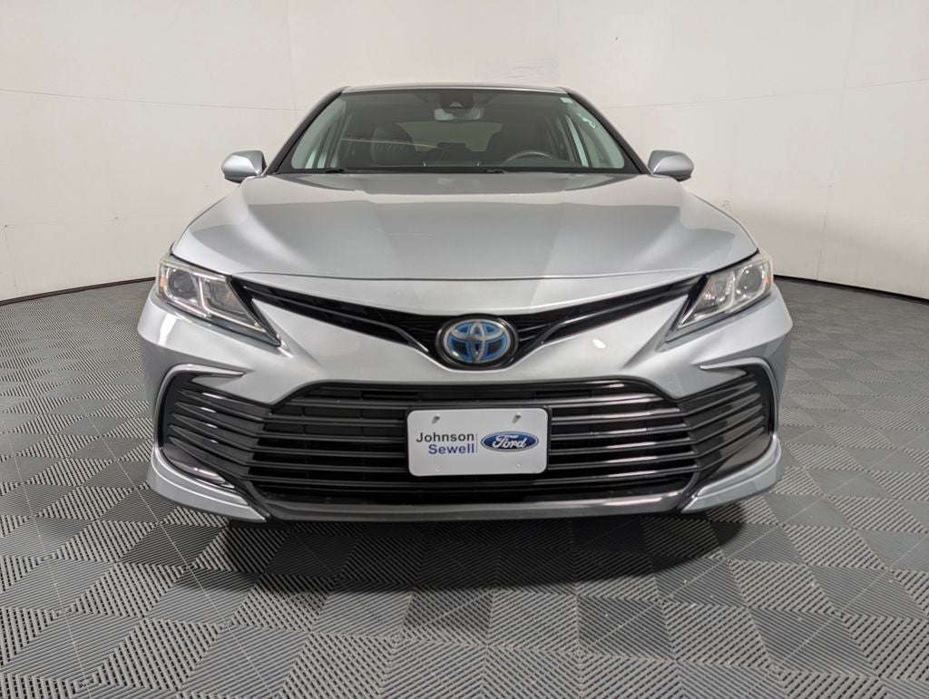 2022 Toyota Camry Hybrid LE