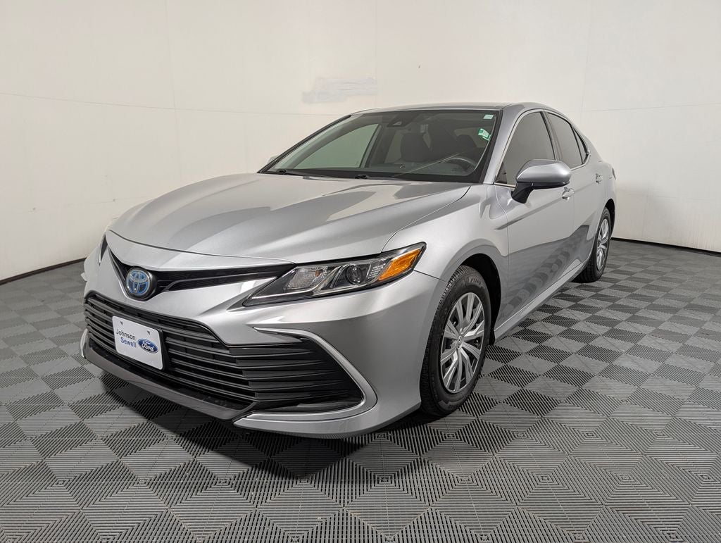2022 Toyota Camry Hybrid LE