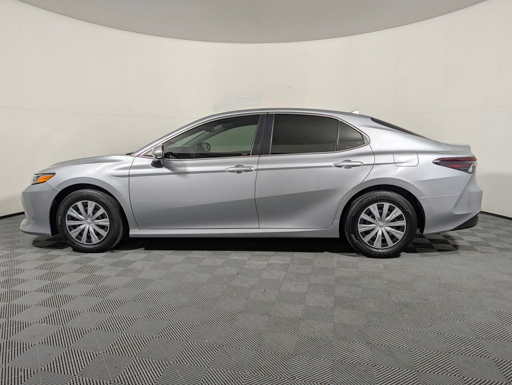 2022 Toyota Camry Hybrid LE