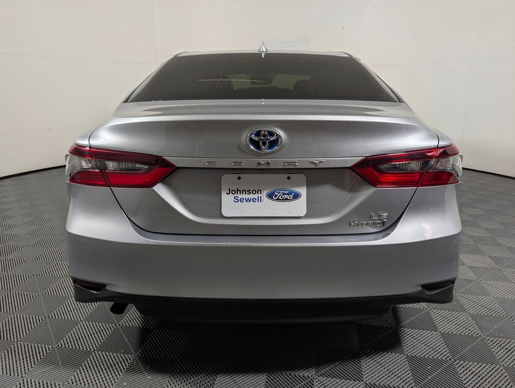 2022 Toyota Camry Hybrid LE