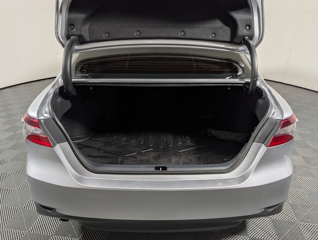 2022 Toyota Camry Hybrid LE