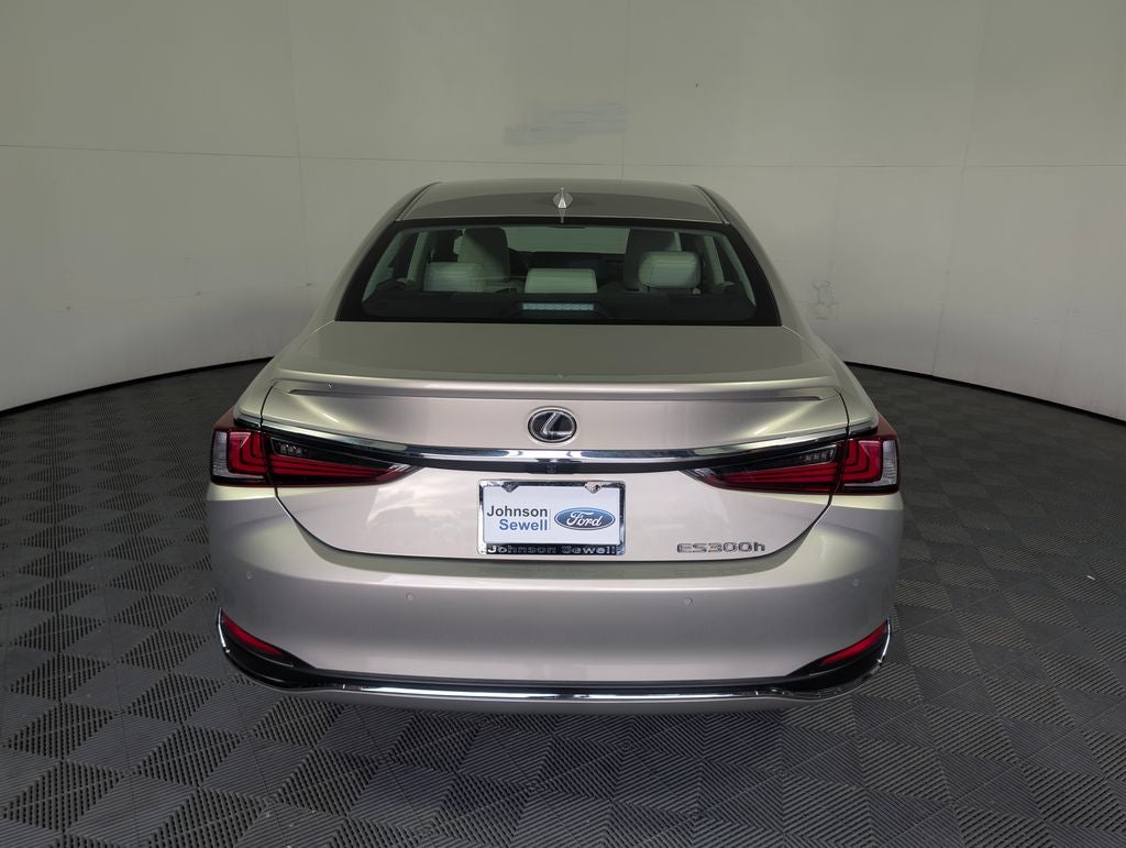 2023 Lexus ES 300h