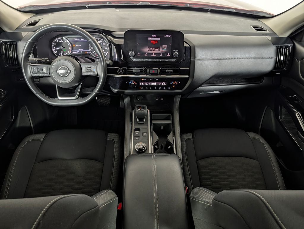 2022 Nissan Pathfinder SV