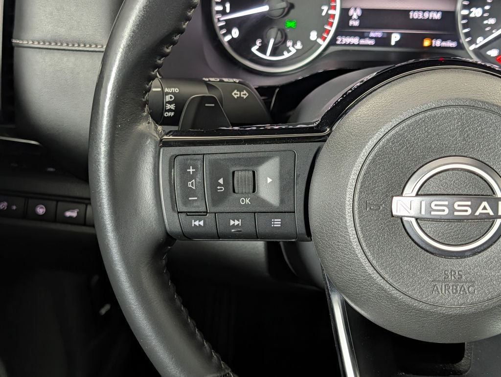 2022 Nissan Pathfinder SV