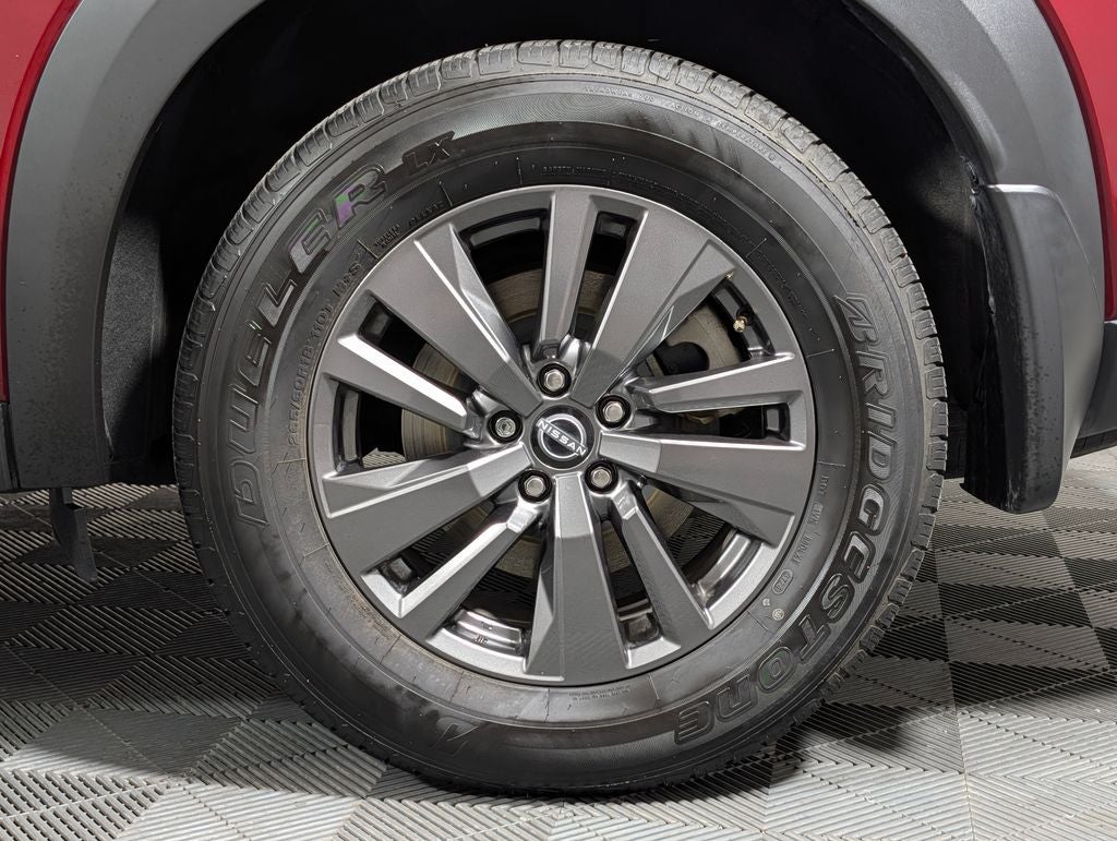 2022 Nissan Pathfinder SV