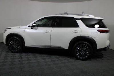 2024 Nissan Pathfinder SL