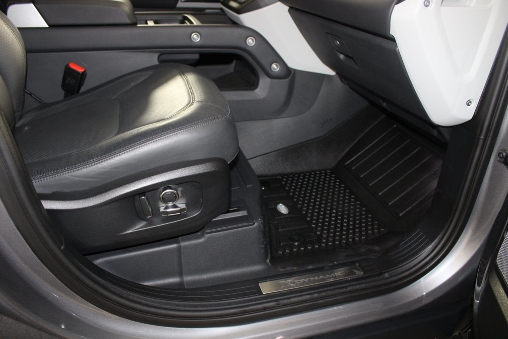 2024 Land Rover Defender 130 X-Dynamic SE