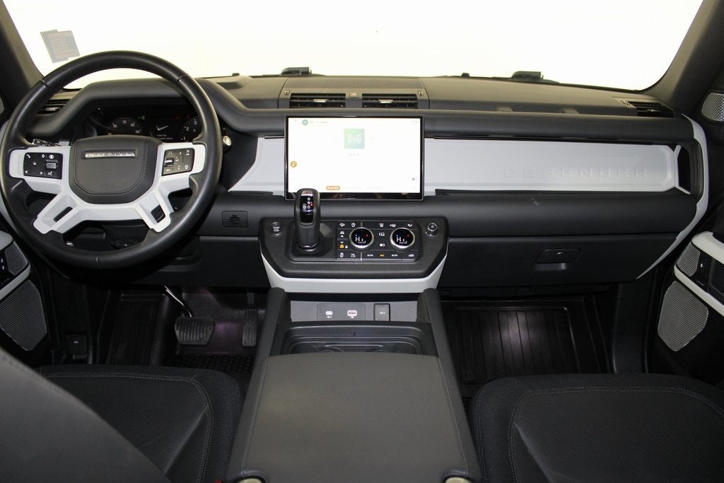 2024 Land Rover Defender 130 X-Dynamic SE