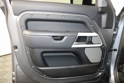 2024 Land Rover Defender 130 X-Dynamic SE