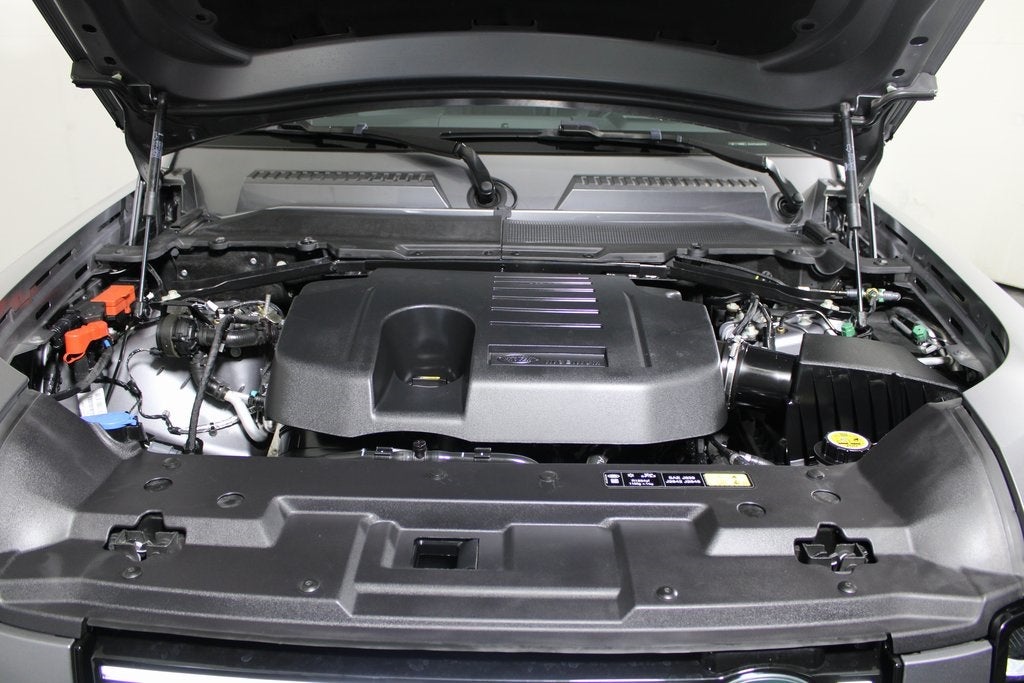 2024 Land Rover Defender 130 X-Dynamic SE