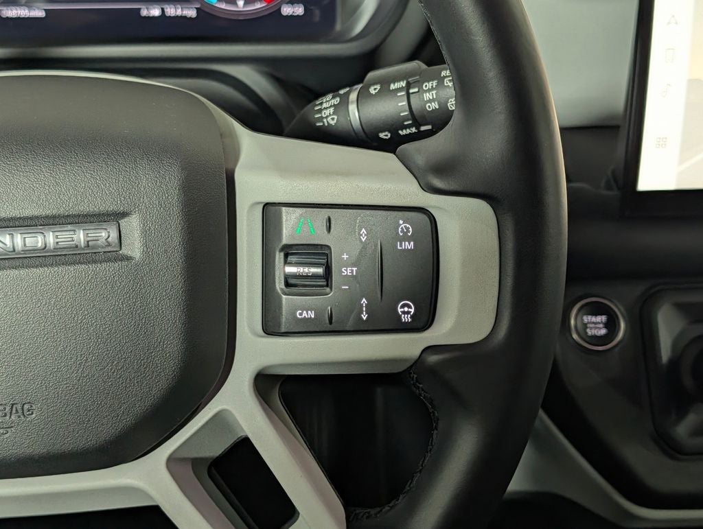2024 Land Rover Defender 110 SE