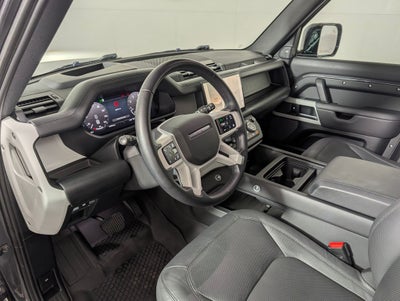 2024 Land Rover Defender 110 SE