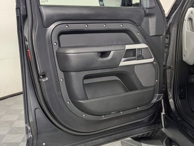 2024 Land Rover Defender 110 SE