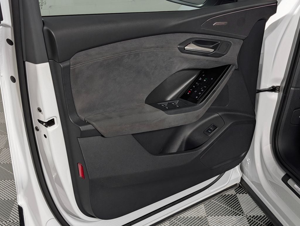 2025 Audi SQ6 e-tron Prestige quattro