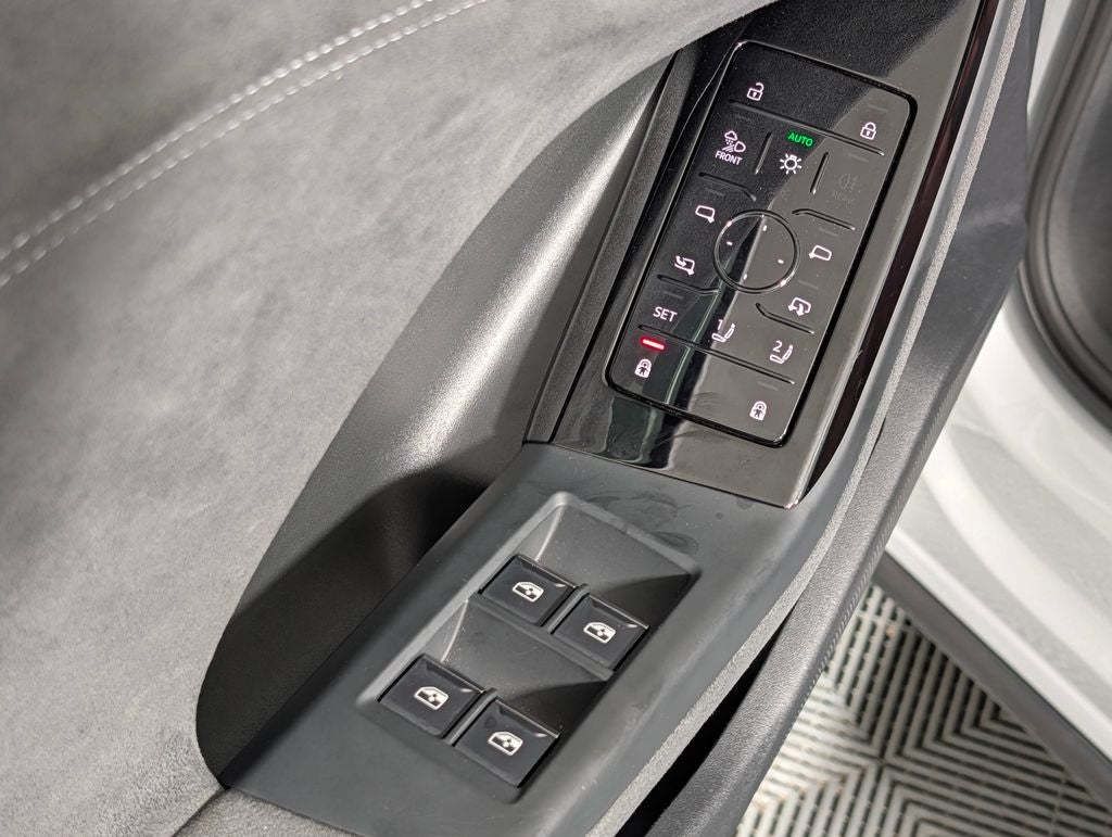 2025 Audi SQ6 e-tron Prestige quattro