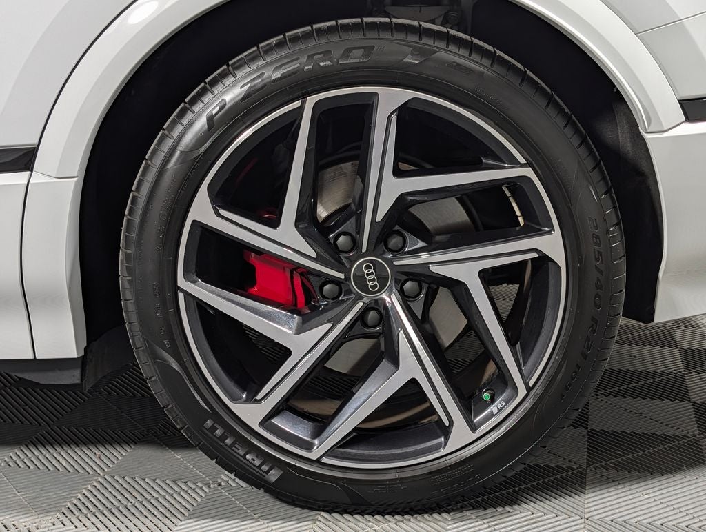 2025 Audi SQ6 e-tron Prestige quattro