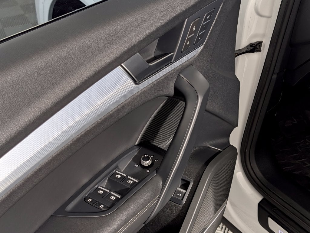 2024 Audi Q5 45 S line Premium quattro