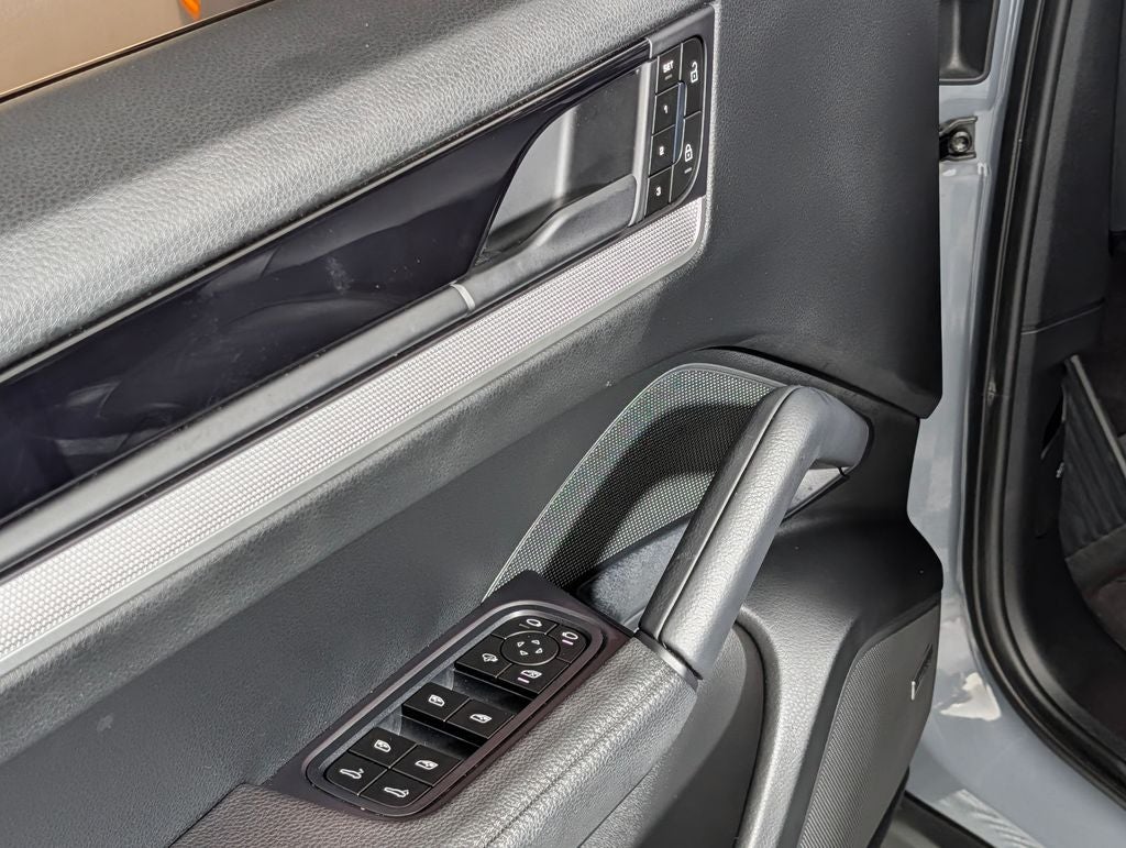 2024 Porsche Cayenne Coupe Base